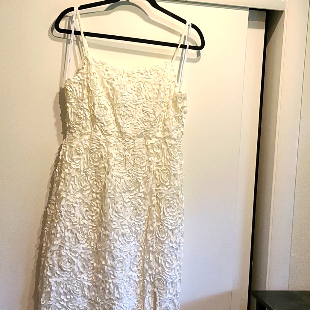 White textured dress